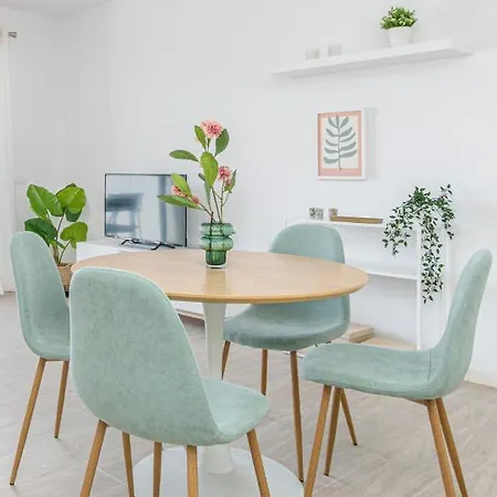 M A R I V E N T 03 Apartment Roses